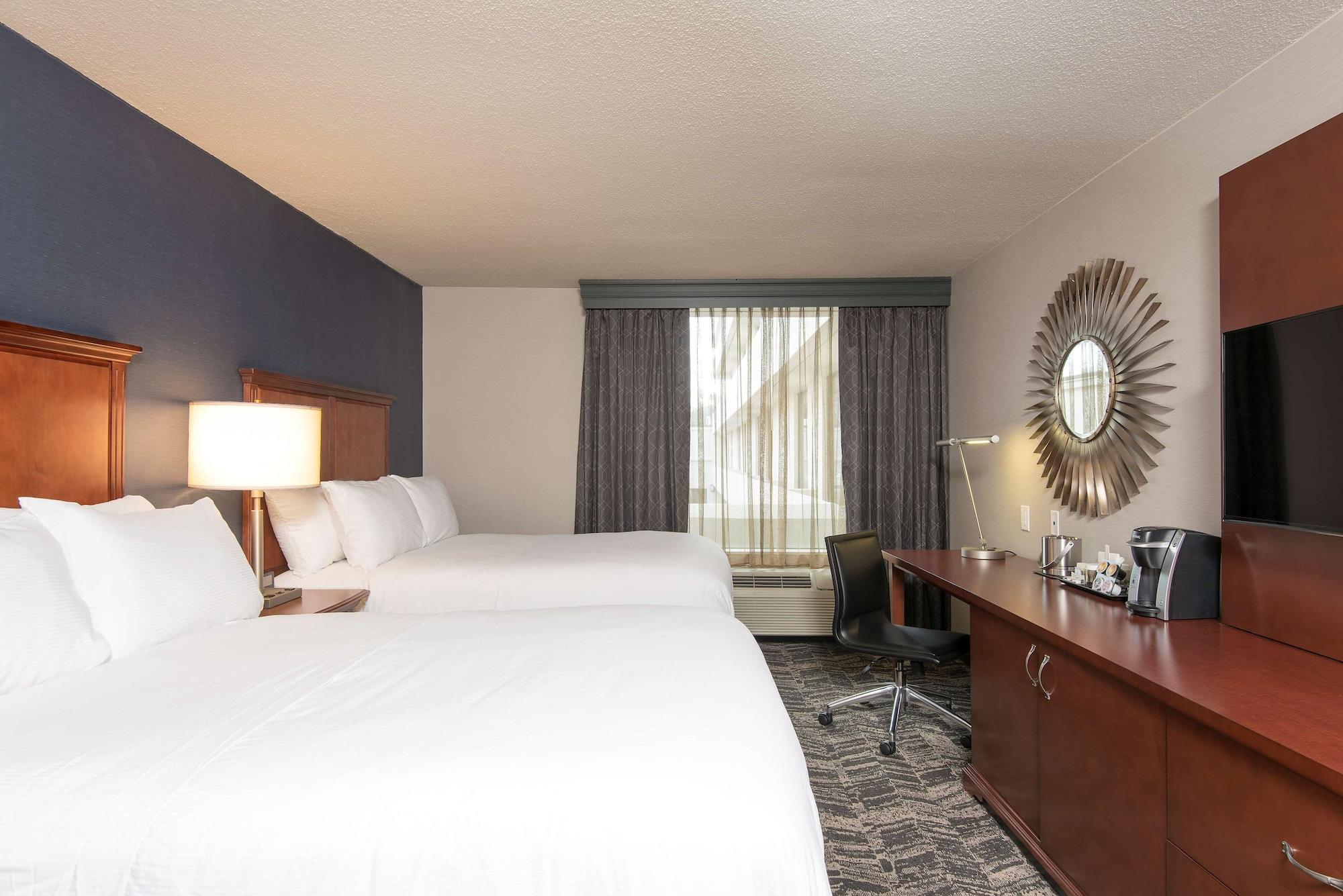 Doubletree By Hilton Schenectady Hotel Екстериор снимка