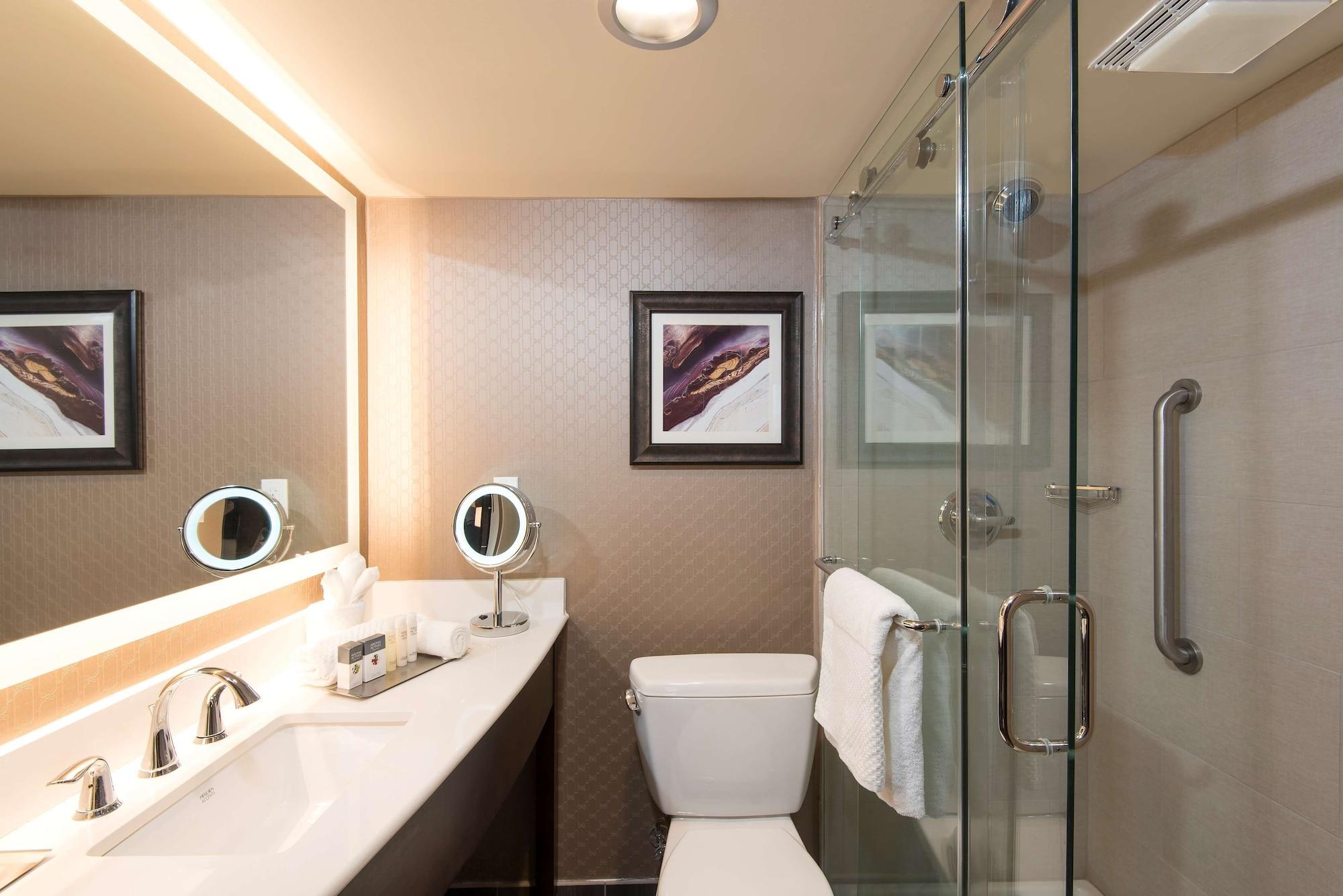 Doubletree By Hilton Schenectady Hotel Екстериор снимка