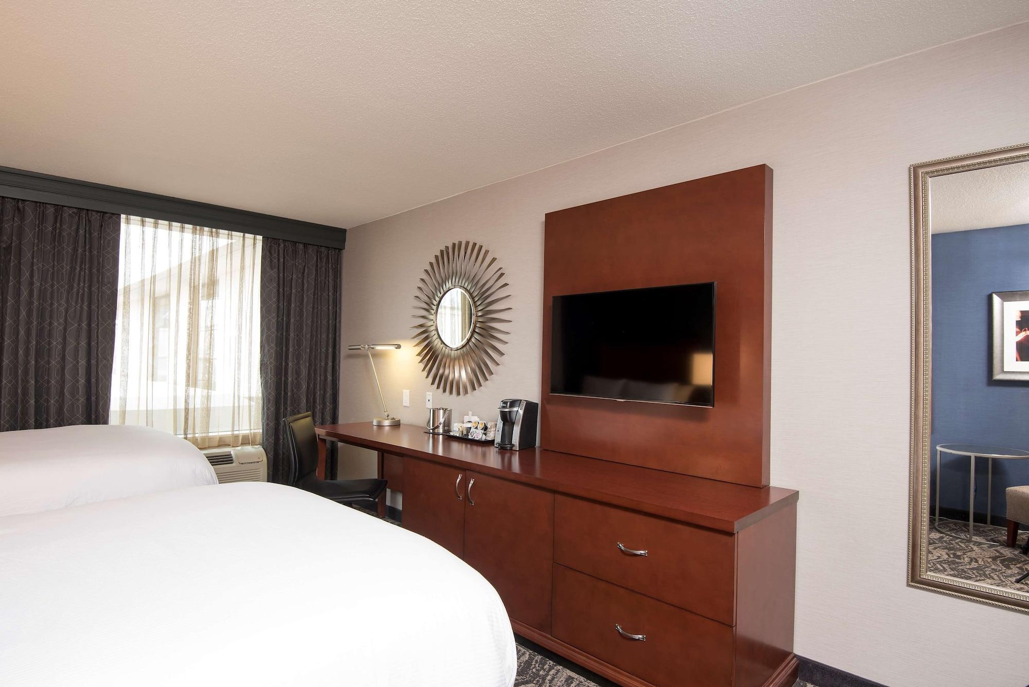 Doubletree By Hilton Schenectady Hotel Екстериор снимка