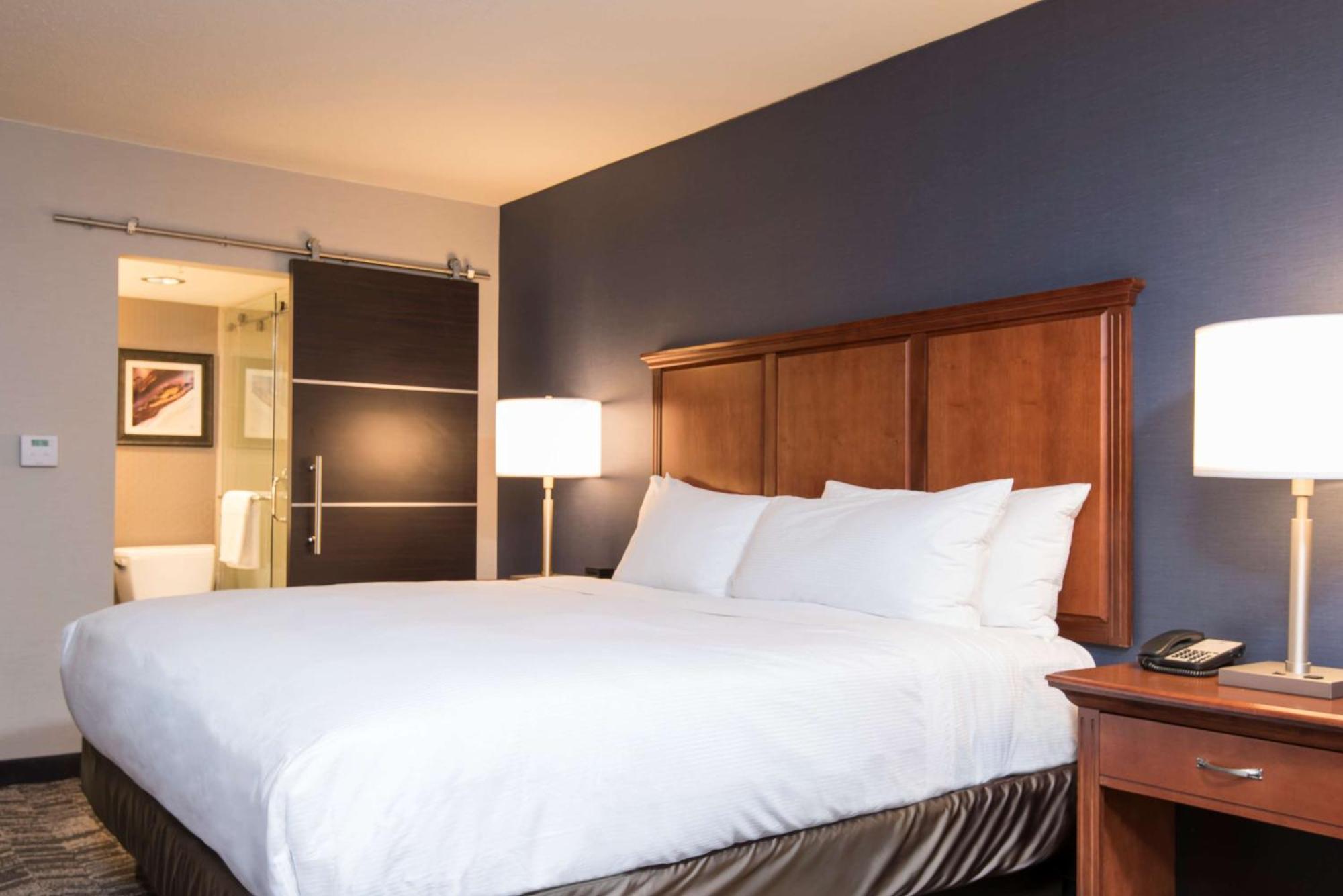 Doubletree By Hilton Schenectady Hotel Екстериор снимка