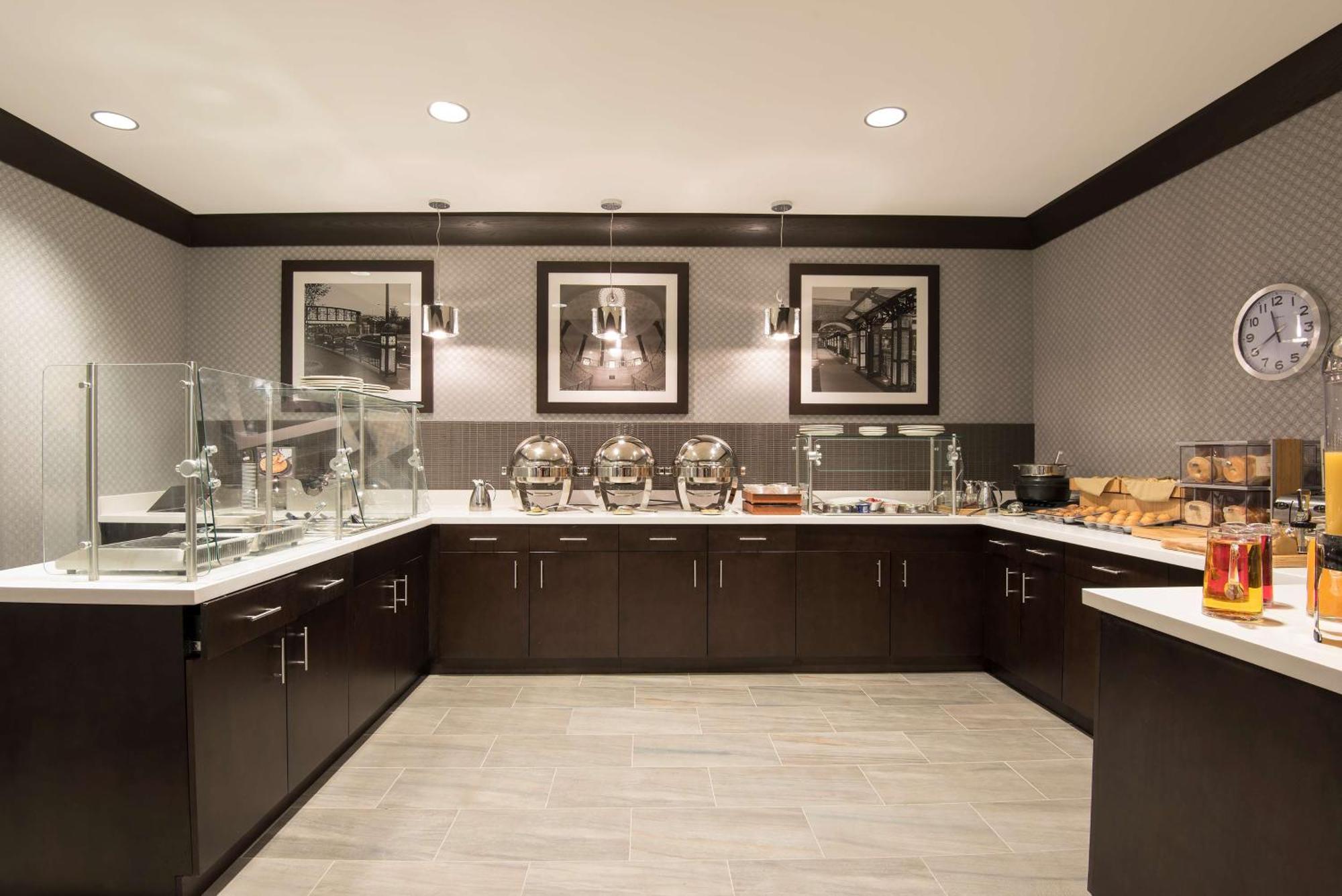 Doubletree By Hilton Schenectady Hotel Екстериор снимка