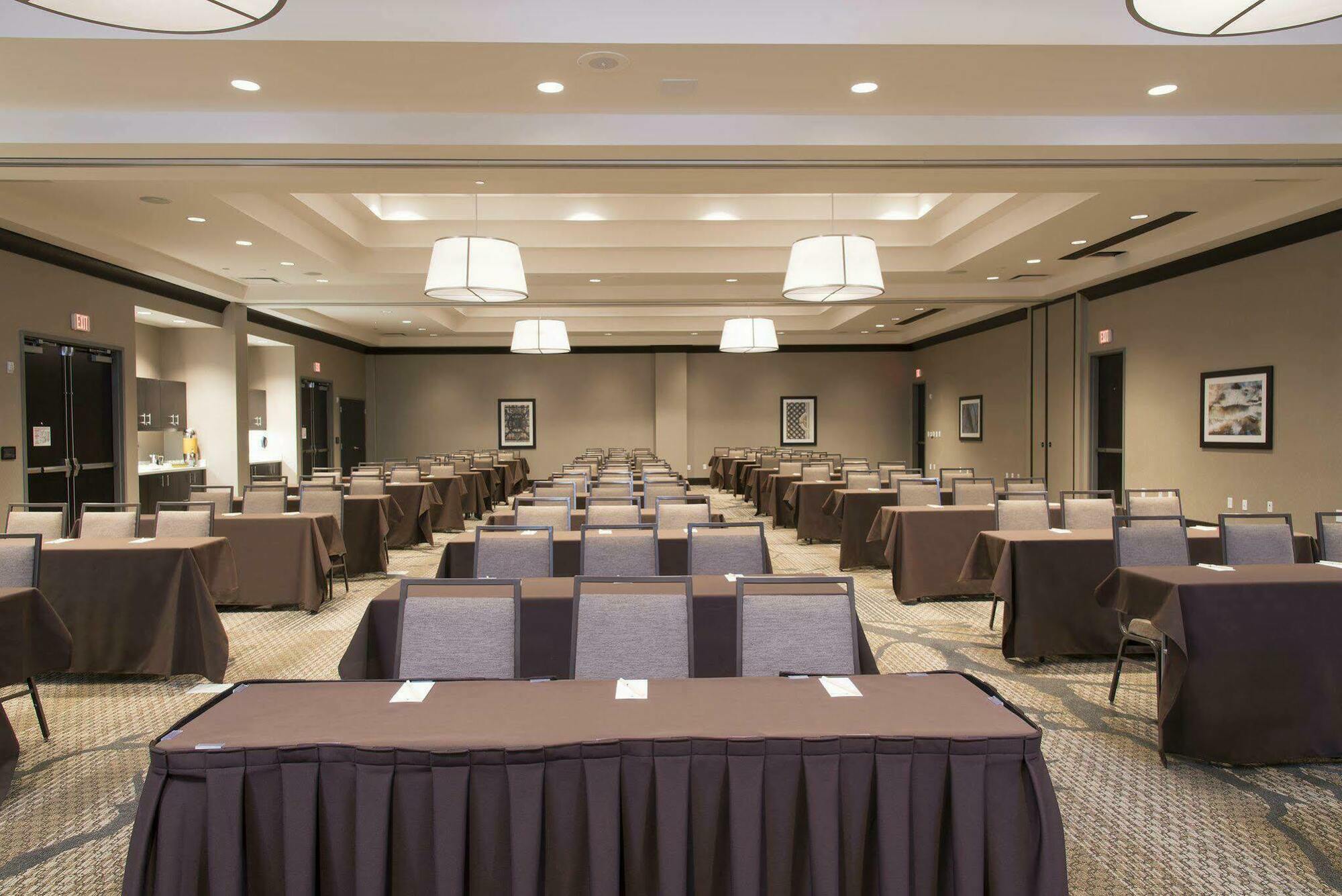 Doubletree By Hilton Schenectady Hotel Екстериор снимка