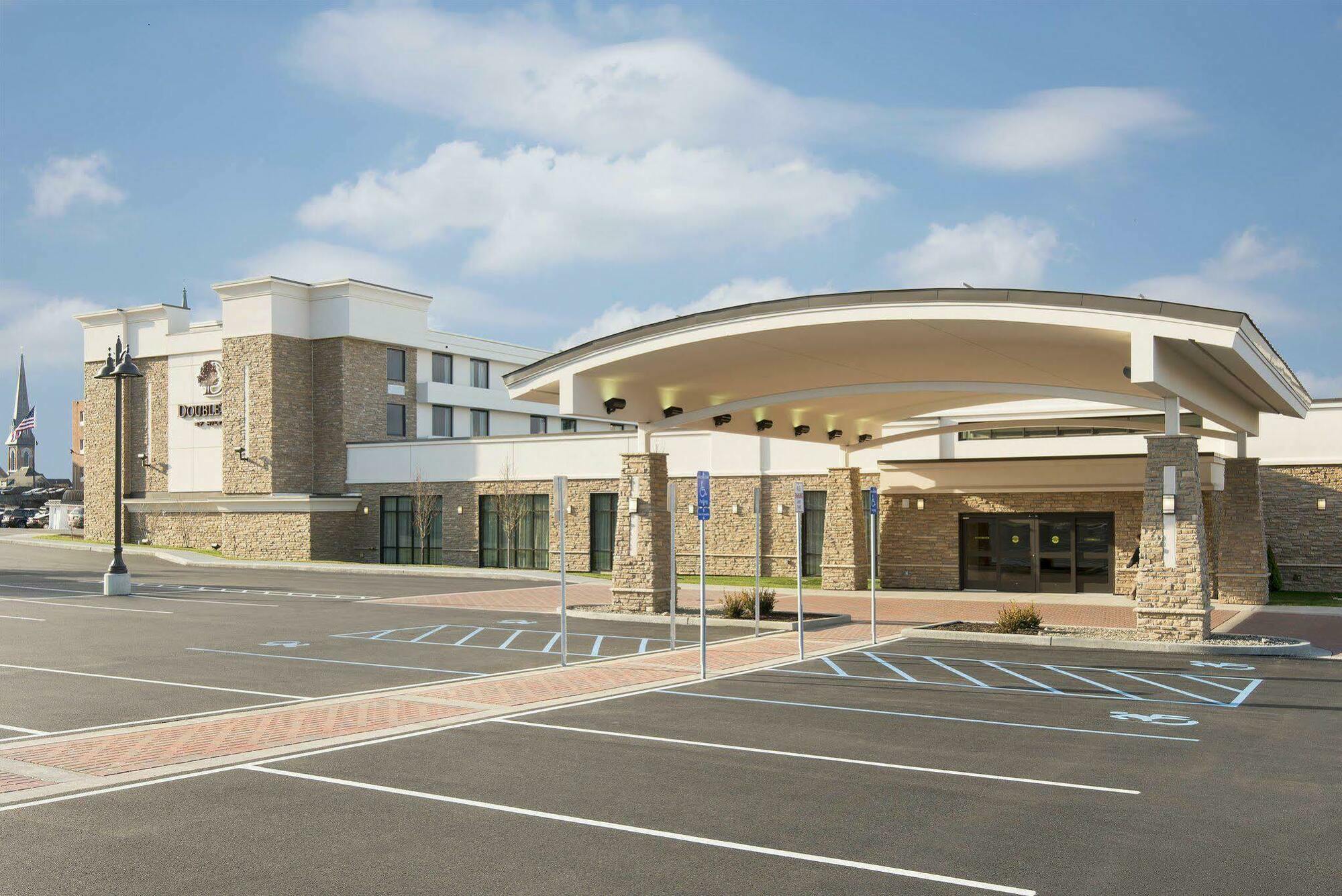Doubletree By Hilton Schenectady Hotel Екстериор снимка